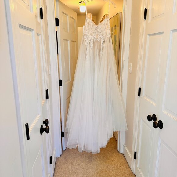 Willowby by Watters Jaislyn Wedding Gown Size 12 NEW - Picture 6 of 10